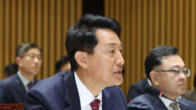 한강버스 맹폭한 與…오세훈 “망한다는 전제 안 돼…위법 없어”