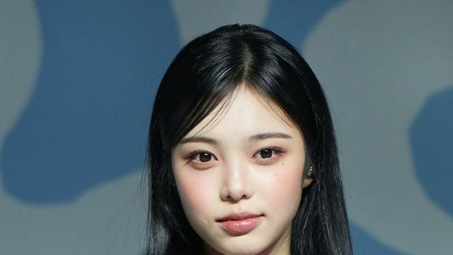 [포토] 하츠투하츠 이안, 5세대 최강 미모 '양 손에 얼굴이 쏙'