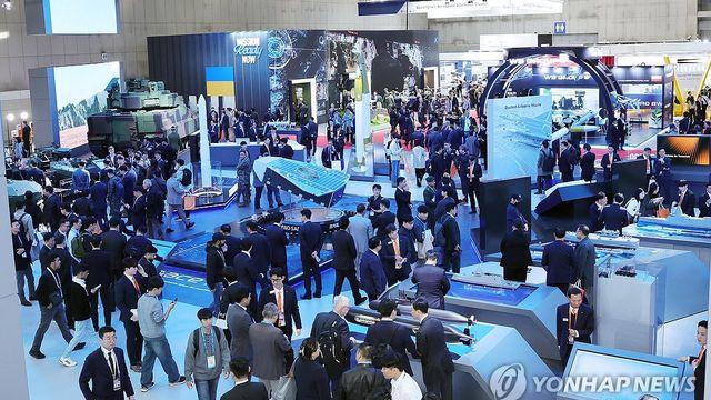 [르포] 아덱스 부스마다 글로벌 인파…