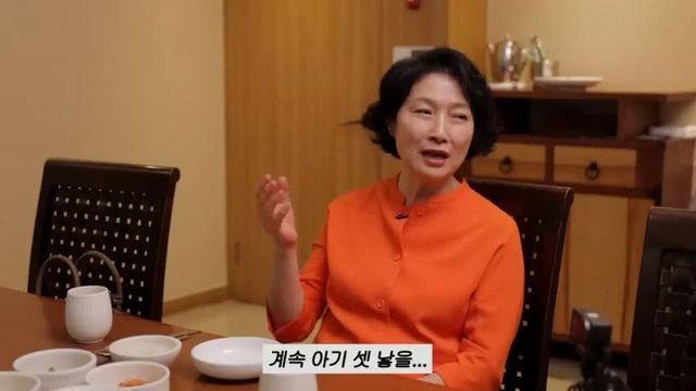 어릴 적 이민정이 주사만 맞으면 엉엉 우셨다는 이민정 어머니.jpg