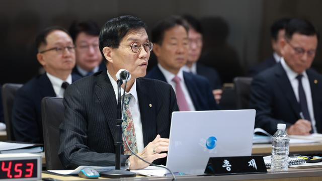 한은 의견 힘 실은 이창용 