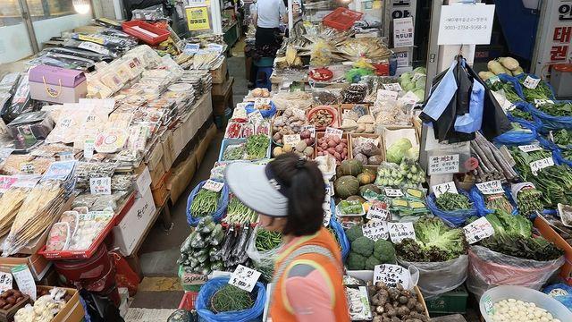'상추 39%' 명절 전 농축산물 껑충…9월 생산자물가 0.4%↑