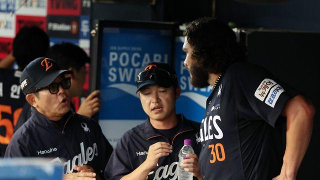 한화 양상문 vs 삼성 최일언, 팀 마운드 개조한 1961년생 동갑내기 베테랑 투수코치 용병술에 주목하라 [PS 리포트]