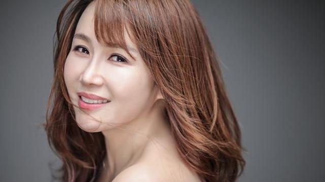 '크로스오버 대모' 신문희, 15년 만에 음악 활동 '재개'