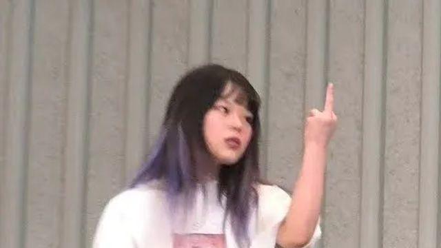 왕따당한 지하 아이돌의 결말