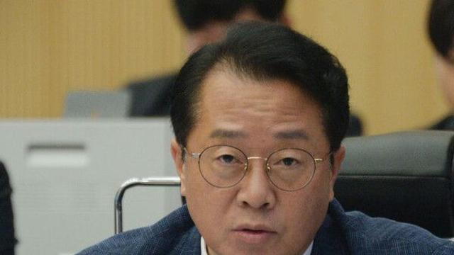 與 