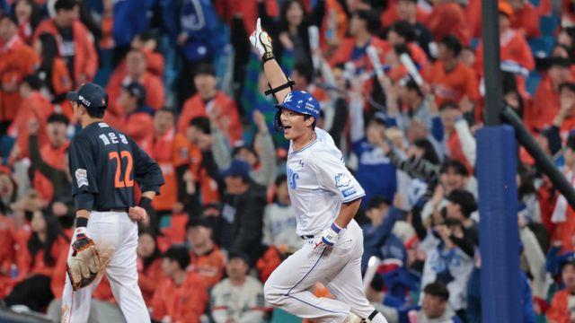 폰세·와이스 이어 류현진도 꺾었다, 삼성 김태훈 솔로포 쾅! [PO3]