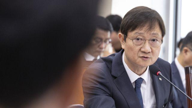 野, 금감원 국감서 '민중기 주식' 공세…與, '삼부토건'으로 반격