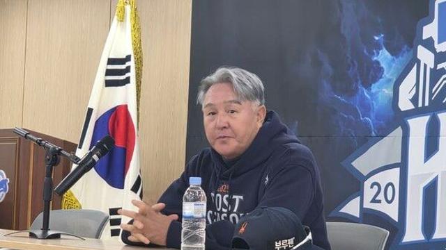 한화 김경문 감독, 엄상백 관련 질문에 