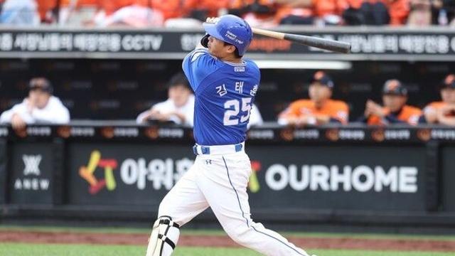 삼성 외야수 등용문 뚫고, PO 타율 '0.556' 맹타 김태훈 ... 삼성 타선 주역으로 급부상