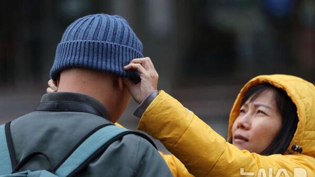 인천, 아침까지 이른 추위 계속…찬바람에 더 '쌀쌀'