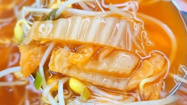 쌀쌀한 날 숙취 해소에 최고로 좋은 '김치 콩나물국', 시원함을 2배 올리는 비법
