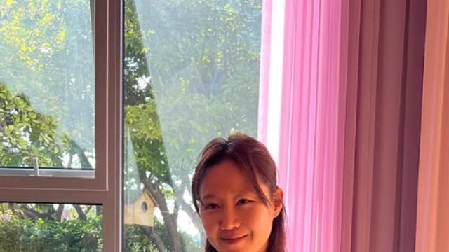 ‘케빈오♥’ 공효진 편안한 근황…가을 햇살 아래 커피 한잔 [IS하이컷]
