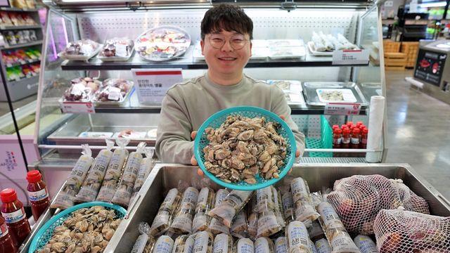 겨울 먹거리 왔다…롯데마트, 생굴 2천원대에 판매 개시