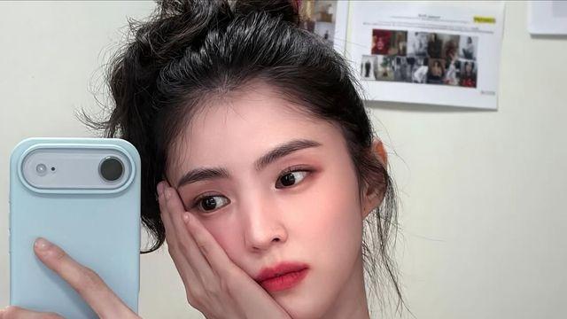 이렇게 입으니 춥지…송혜교도 반한 한소희 미모, AI 오해받을 만 [★해시태그]