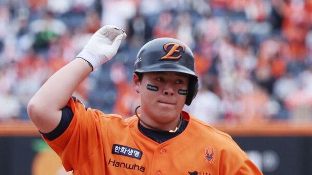 한화 노시환, 삼성 홈런 두 방에 역전포로 '맞불'…2경기 연속 대포[PO]