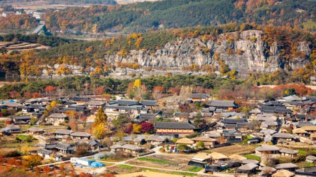 600년 풍류가 흐르는 안동하회마을, 전통과 자연의 조화로운 고장