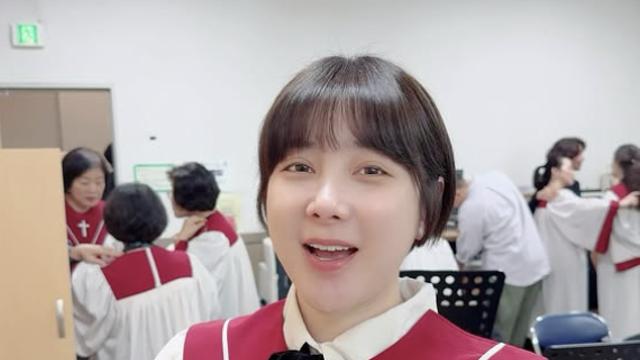 서인영, 교회 성가대 활동 근황…화려함 벗고 소탈한 일상