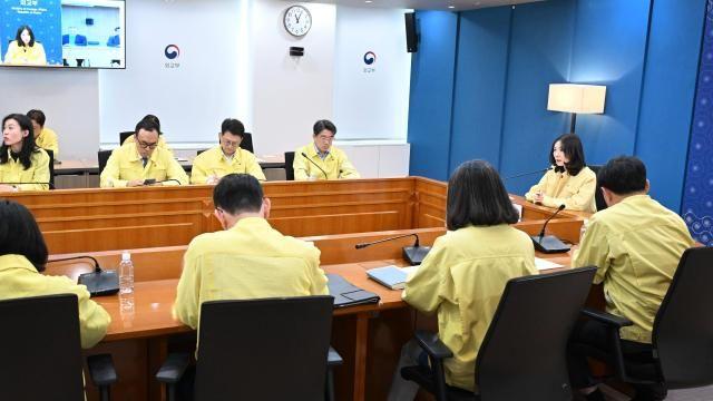 외교부, 캄보디아 피해 관련 공관과 합동회의…