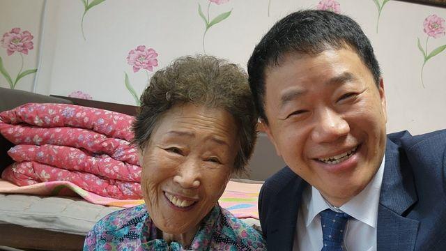 채소 팔아 모은 2천만원, 막내 아들 모교에 기부
