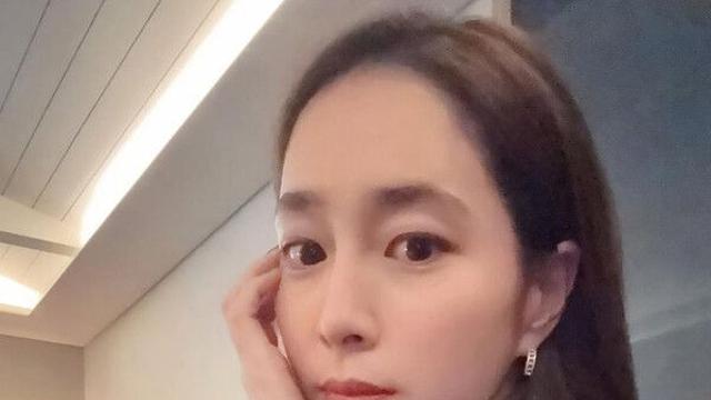이민정 자다 깨도 예쁘네 