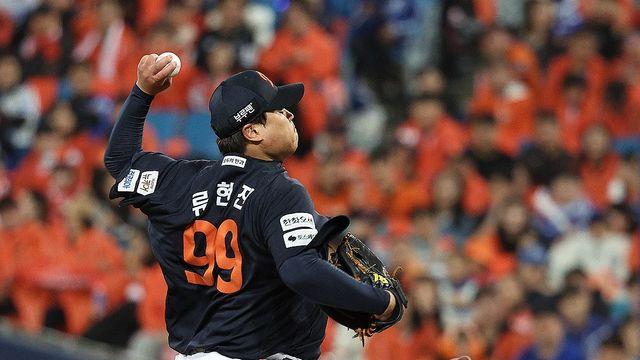 류현진, 18년 만의 KBO 포스트시즌 복귀전에서 4이닝 4실점