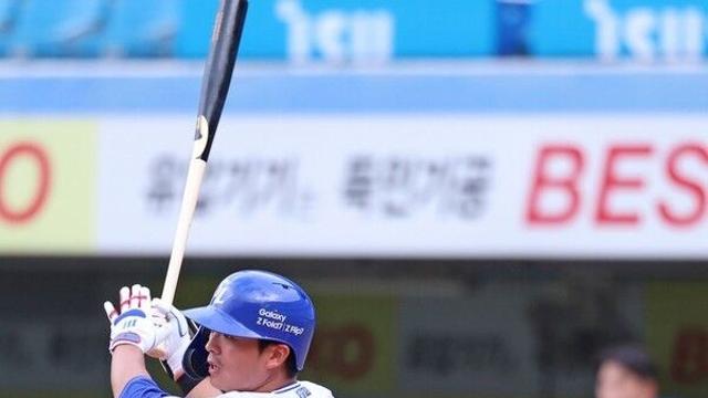 [STN 현장] '가을 신데렐라' 삼성 김태훈, 한화 류현진 상대 솔로 홈런 폭발