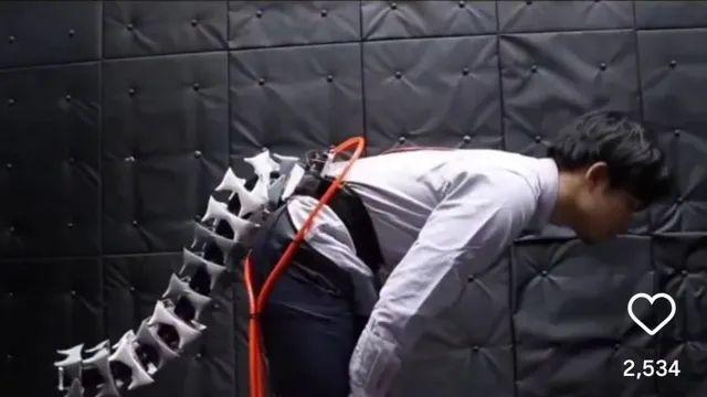 일본 게이오대학교 연구진, 사람이 착용하는 로봇 꼬리 개발