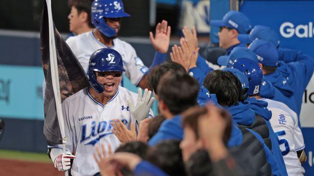 영웅이 괴물 울렸다! 삼성 김영웅, 류현진 상대 역전 3점포 쾅! [PO3]