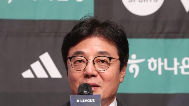 “빵 사러 온겨?”·“감귤 보내달라 했다” 미디어데이 달군 황선홍·정정용 입담 [IS 상암]