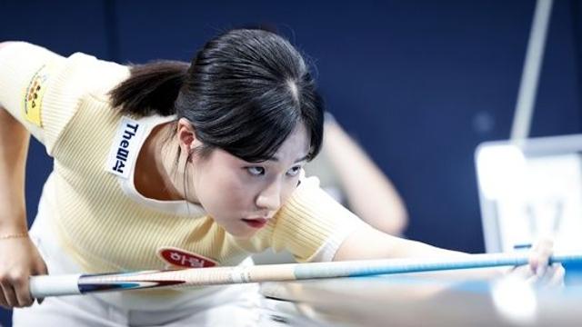 ‘애버리지 1.667’ 박정현, 전체 1위로 LPBA 32강행…김가영 스롱 이미래도 64강 통과[휴온스LPBA]