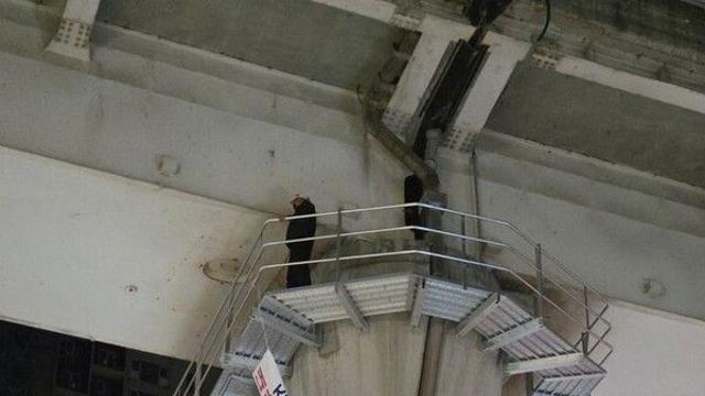 이수교차로 철거민 고공농성 7시간째…도로 통제·교통 혼잡 계속