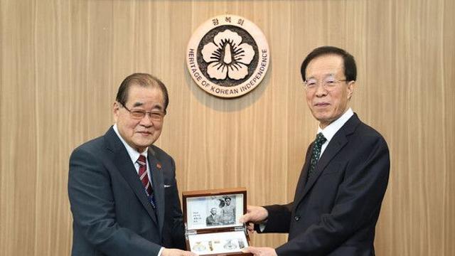 이석연 통합위원장, 이종찬 광복회장 예방…