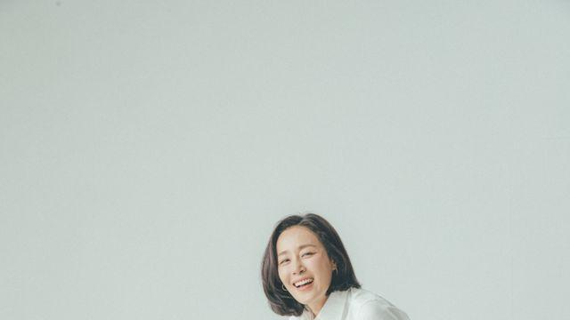 문정희, 반려견 마누와 삶 담은 포토 에세이 출간…박정민과 토크 콘서트까지