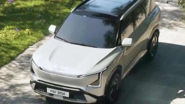 [위키뉴스] “이게 진짜 패밀리카지” 공간도 주행도 완벽하다는 기아 EV5