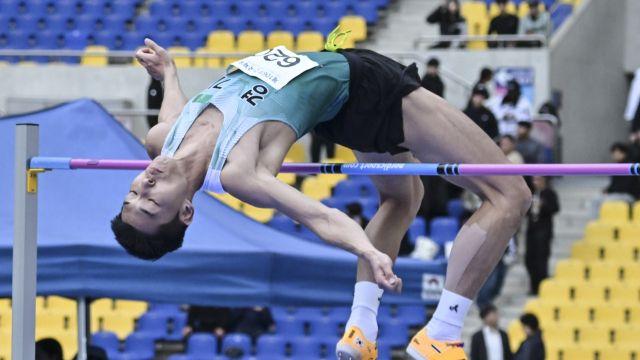 우상혁(용인시청), 전국체전에서 2m 20을 뛰어 넘고 1위 [포토뉴스]