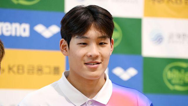 황선우 2번 이기고 한국신기록!…김영범, 남자 자유형 100m 초신성 출현 알렸다 