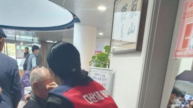 남양주시, 자원봉사자 재능기부로 노인복지관 어르신 장수사진 촬영