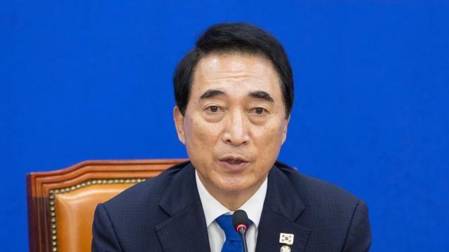 與 박수현, 국토부 차관 발언 논란에 