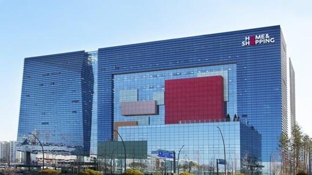홈앤쇼핑, 대주주 특혜·출장비 허위 청구 의혹에 문재수 대표 직무정지