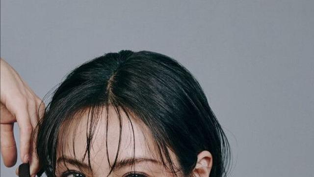 나나 매혹적 눈빛…모델 비율에 깜짝