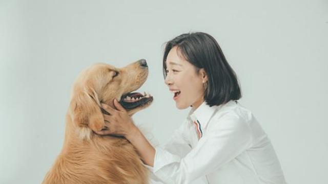 문정희, 첫만남부터 이별까지…반려견과 함께한 삶→포토에세이 출간