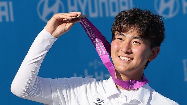 [전국체전] '신궁' 김제덕, 양궁 개인전 우승…임시현은 개인전 3연패 불발