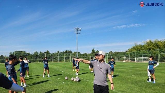 '독일 U19 챔피언‘ 유소년 육성 전문가, 제주 찾아 합동 훈련 진행하며 노하우 교류