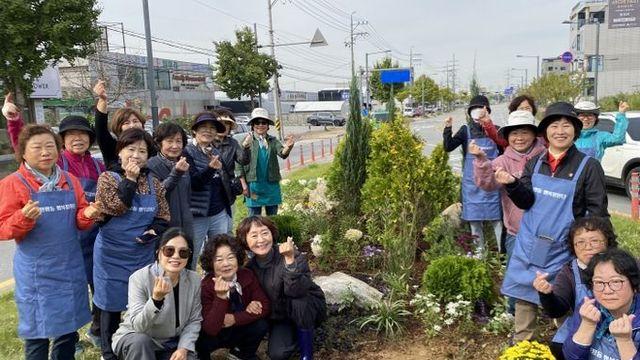 평택시 원평동 행복정원단, 교통섬 위 행복정원 조성