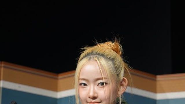 수험생들 귀 막아…비비업, 수능 금지곡 들고 왔다 