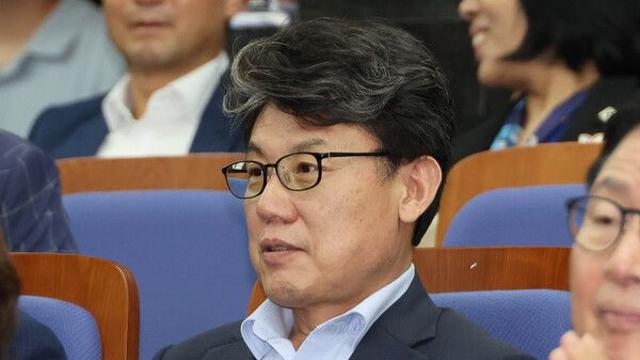 진성준 
