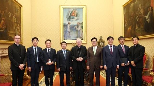 우의장, 교황청에 방북요청 서한 전달…伊하원의장 면담도(종합)