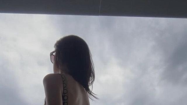 38세 박하선 제주도서 미모 자랑…완벽 수영복 자태