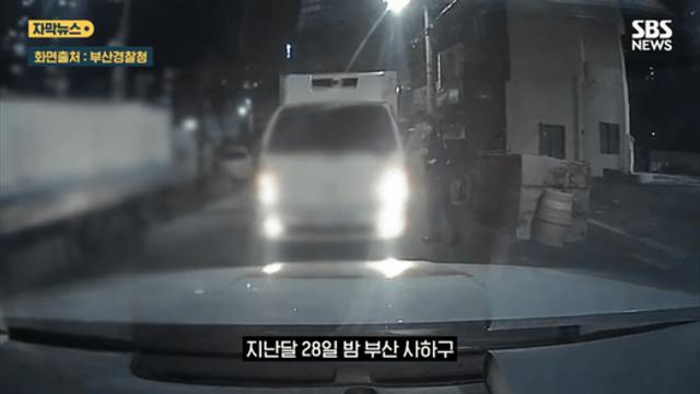 경찰관 '쿵' 치고 '도주'…삼단봉으로 창 깨보니 '헉'
